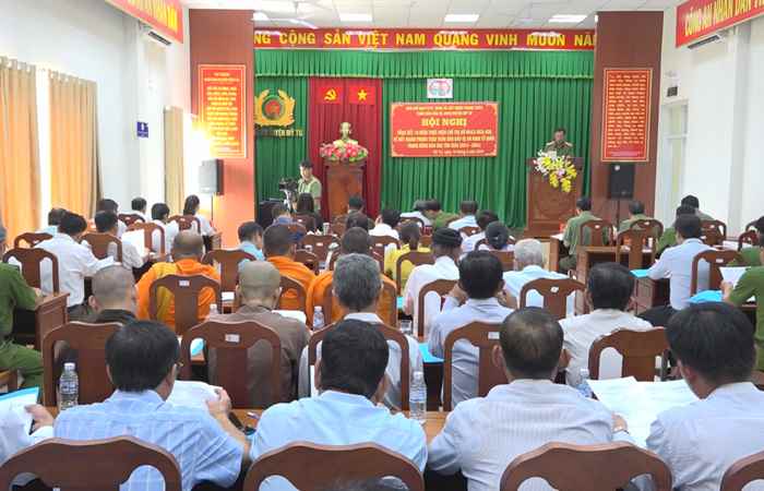 Mỹ Tú: Tổng kết 10 năm thực hiện phong trào toàn dân bảo vệ an ninh tổ quốc trong đồng bào các tôn giáo